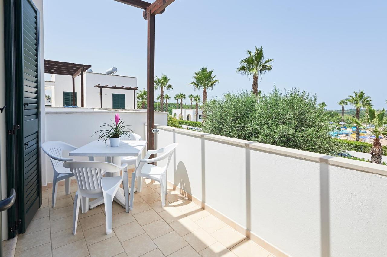 Alba Azzurra - Cdshotels Torre dell'Orso Bagian luar foto