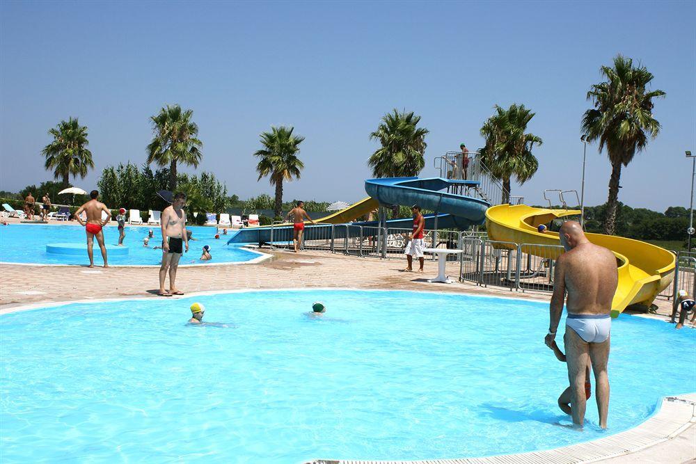 Alba Azzurra - Cdshotels Torre dell'Orso Bagian luar foto