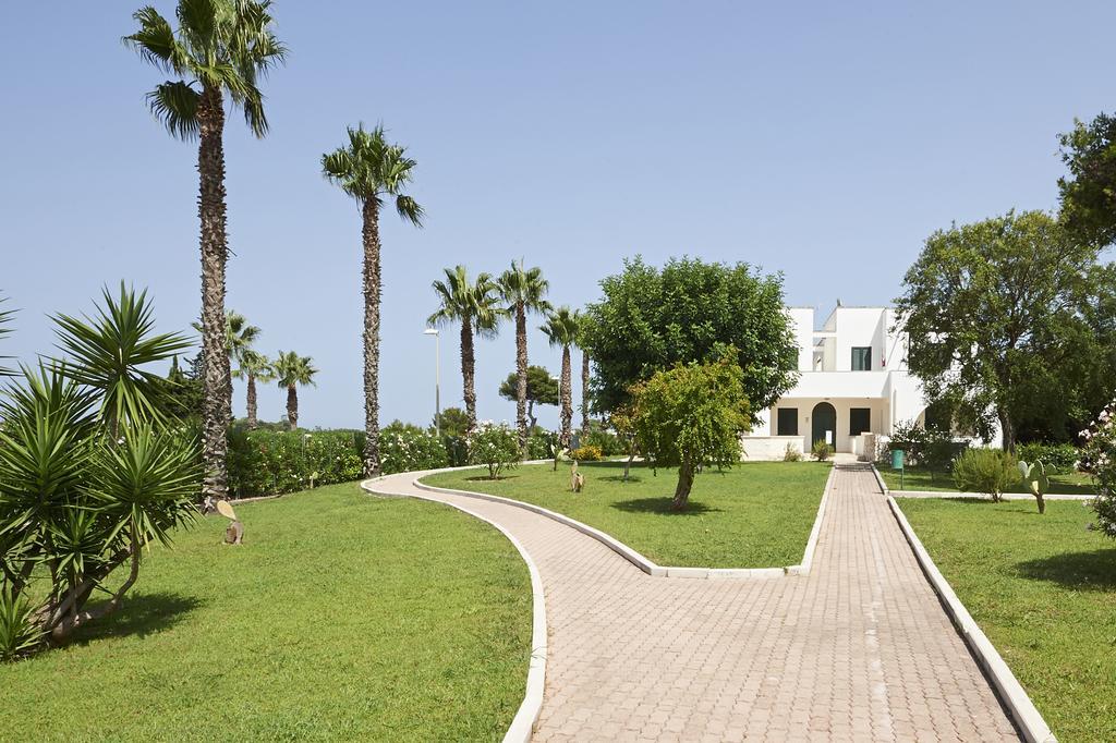 Alba Azzurra - Cdshotels Torre dell'Orso Bagian luar foto