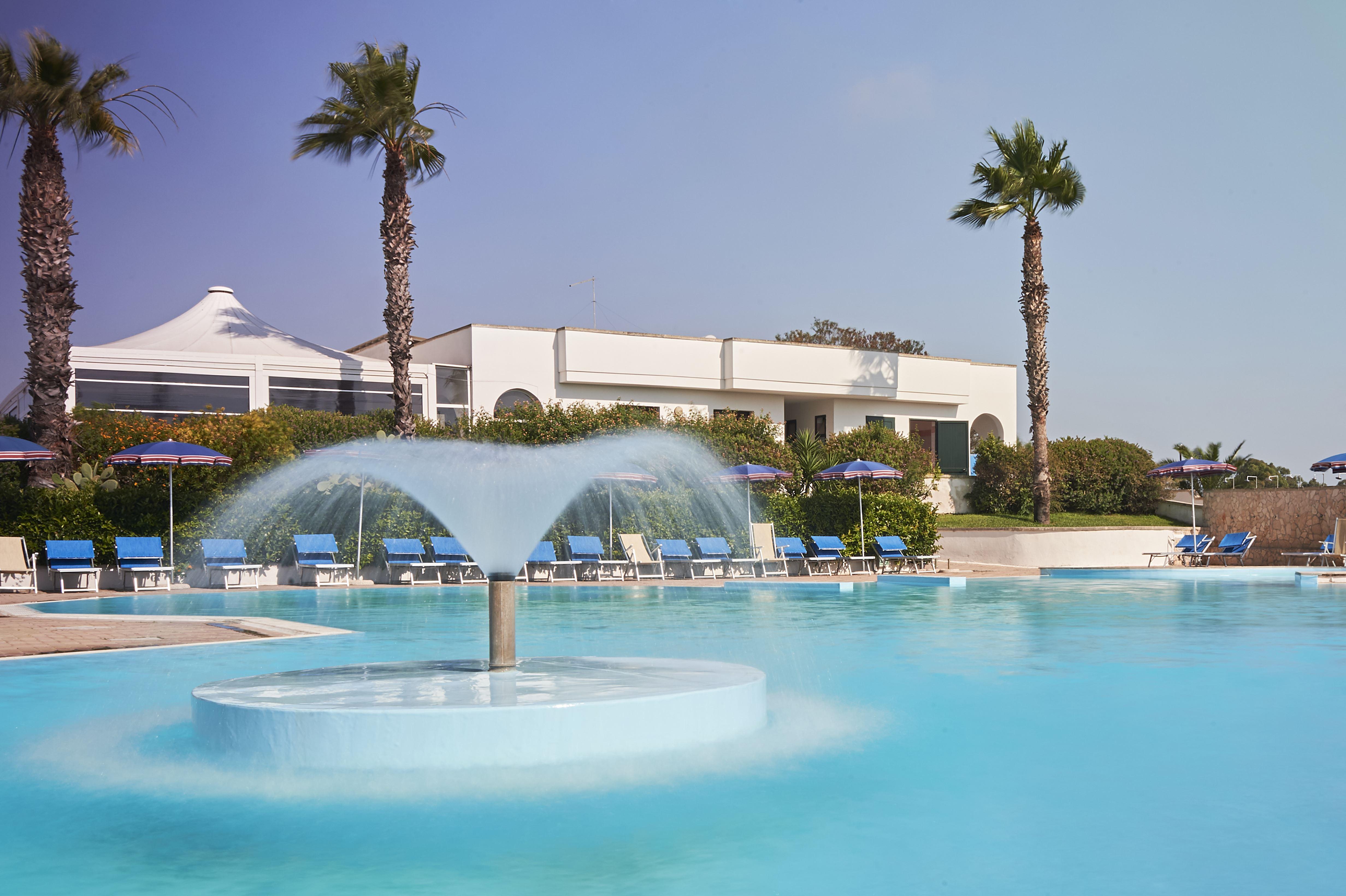 Alba Azzurra - Cdshotels Torre dell'Orso Bagian luar foto
