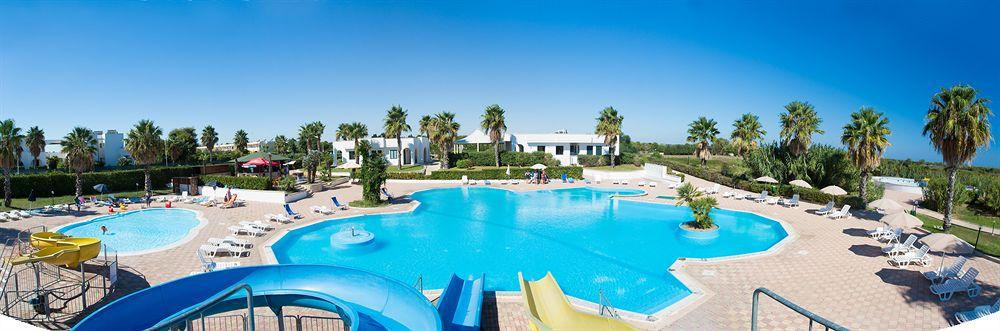 Alba Azzurra - Cdshotels Torre dell'Orso Bagian luar foto
