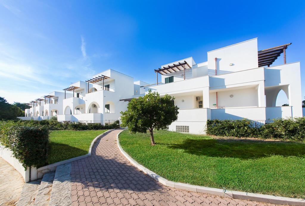 Alba Azzurra - Cdshotels Torre dell'Orso Bagian luar foto