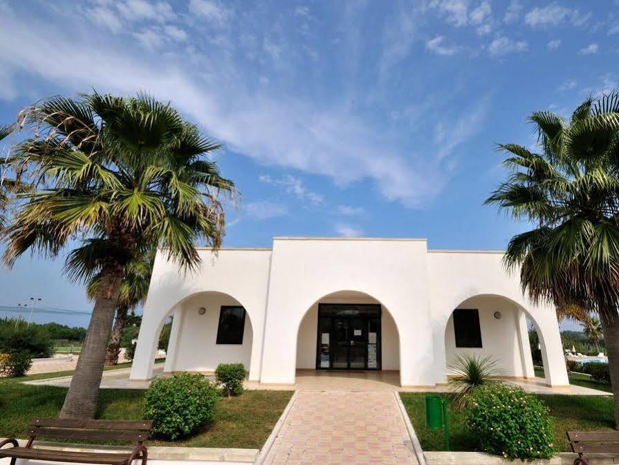 Alba Azzurra - Cdshotels Torre dell'Orso Bagian luar foto
