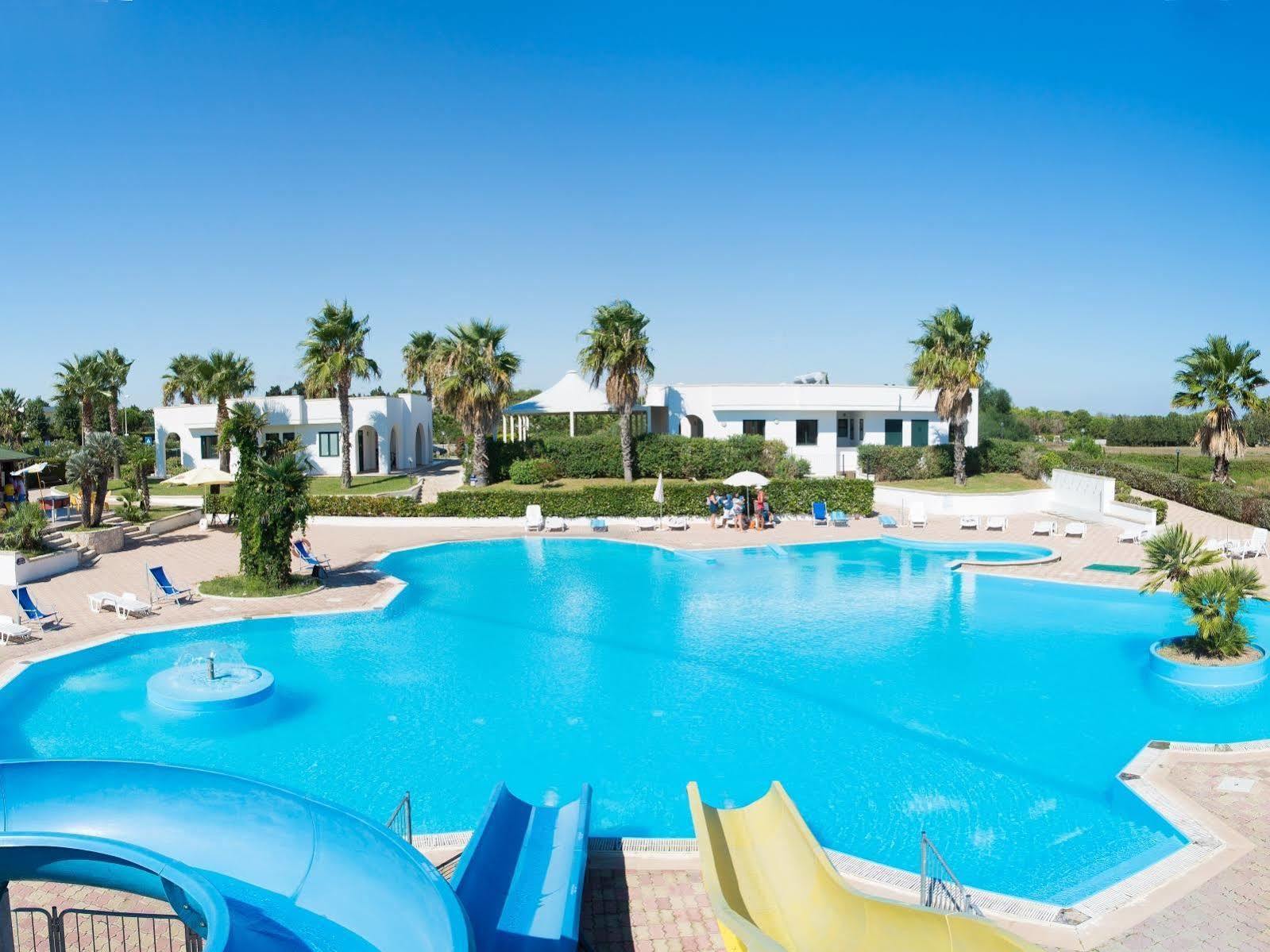 Alba Azzurra - Cdshotels Torre dell'Orso Bagian luar foto