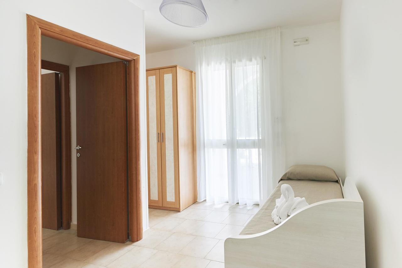 Alba Azzurra - Cdshotels Torre dell'Orso Bagian luar foto