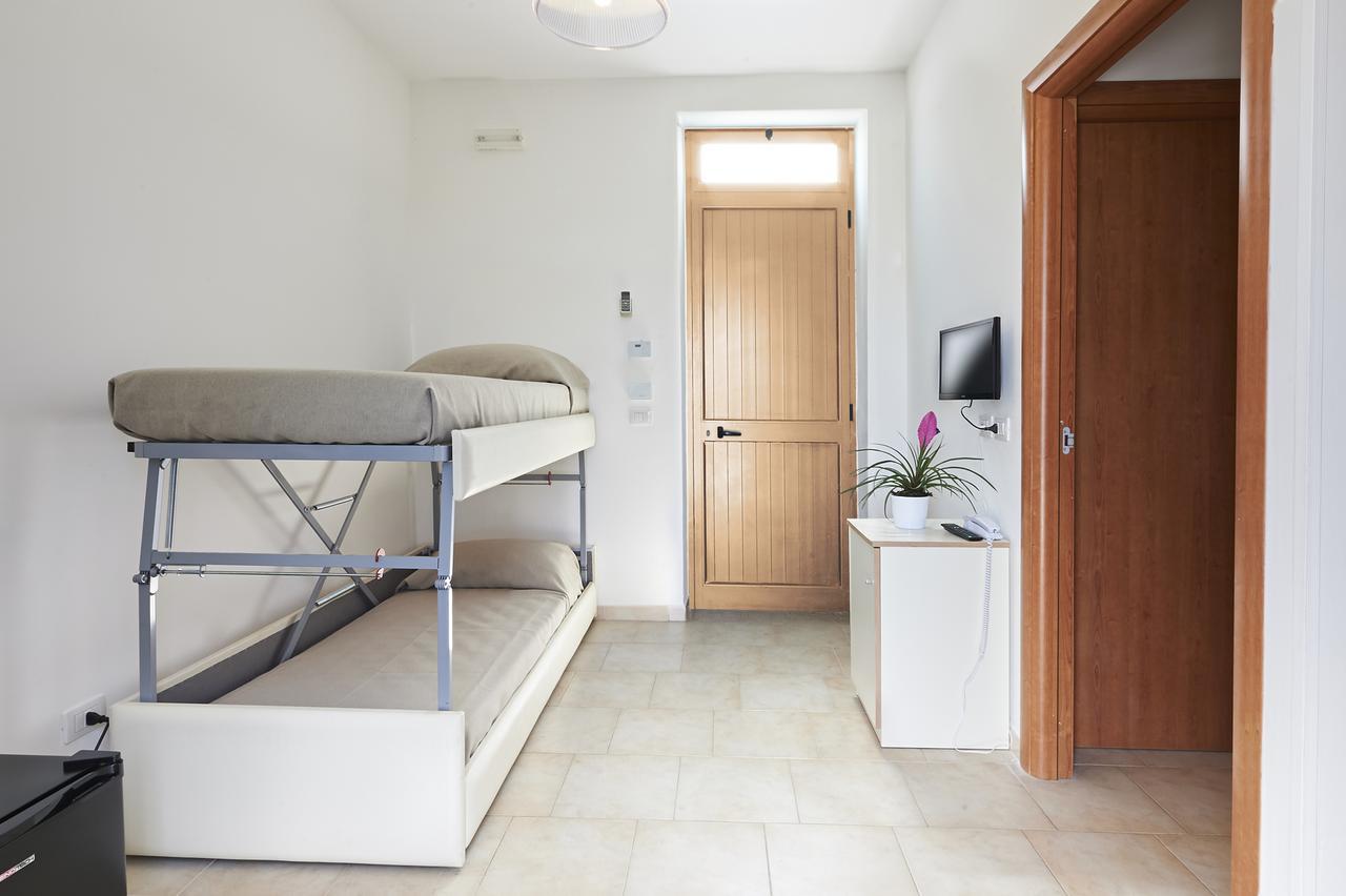 Alba Azzurra - Cdshotels Torre dell'Orso Bagian luar foto